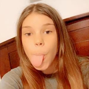 Meet your Posher, Emilee